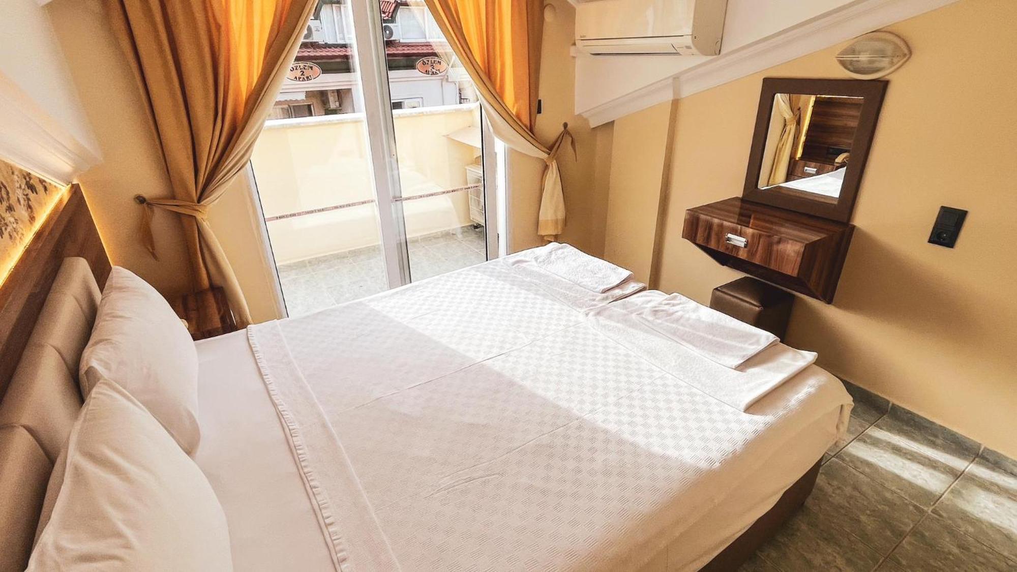 Ozlem 2 Apart Hotel มาร์มาริส ภายนอก รูปภาพ